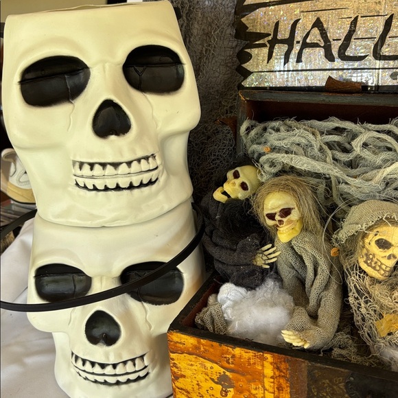 Slightly Used Vintage Very Cute Halloween Decorations Lot Of 13 Pieces “As Is” - Picture 4 of 17